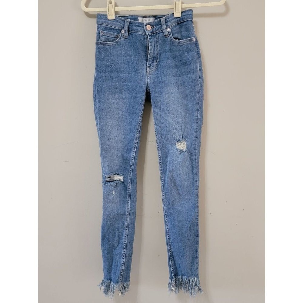 WE THE FREE High Rise Distressed Frayed‎ Hem Skinny Jeans Medium Wash Size 24